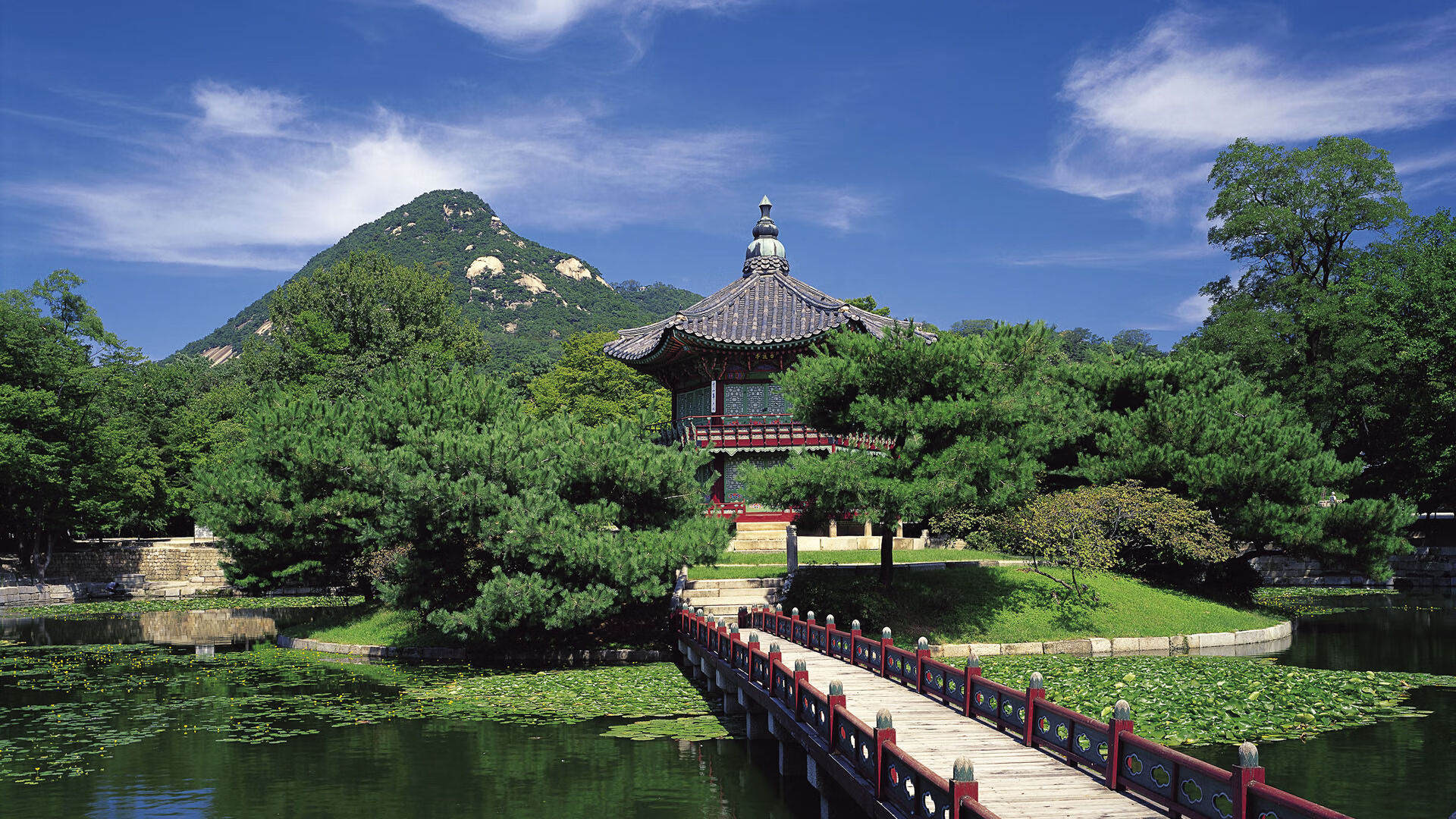 爱游戏综合娱乐-门兴格拉德巴赫中场组织流畅打破压迫，门兴格拉德巴赫球队