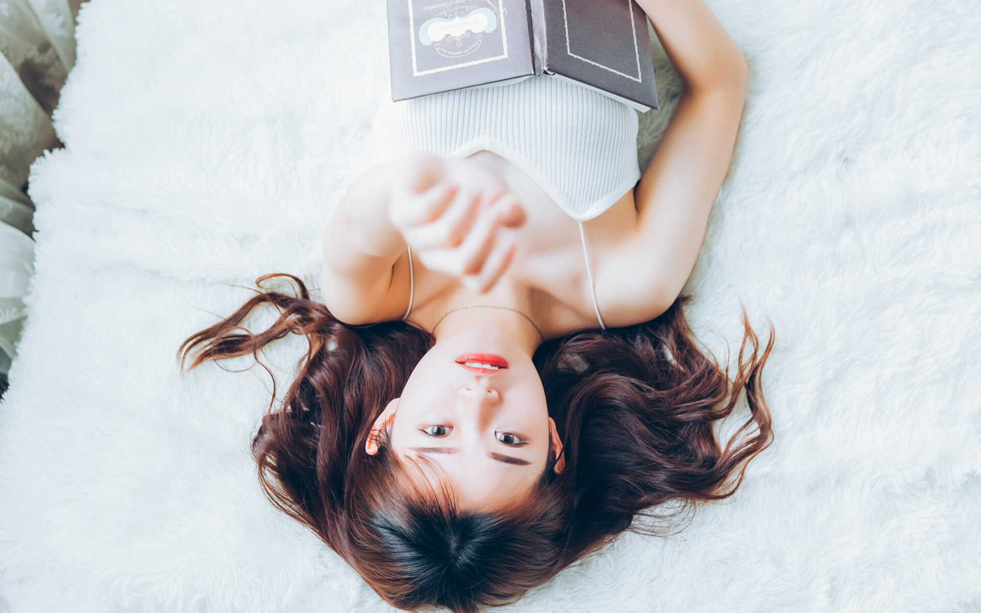 门兴格拉德巴赫中场组织流畅打破压迫,门兴格拉德巴赫球队