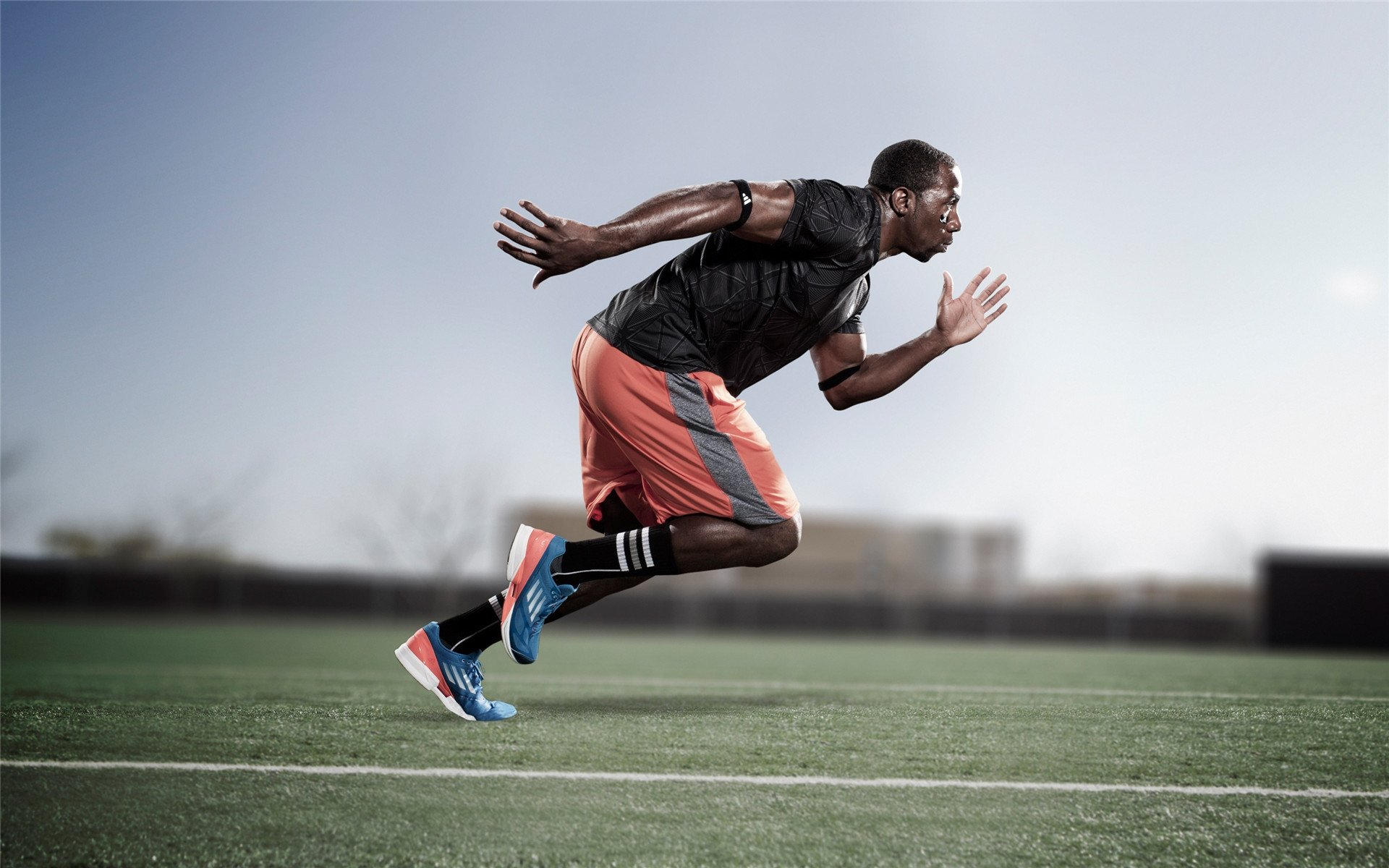 中国足球球员场上视野覆盖模型建立，足球运动员在一瞬间把握球场上对方球员的布局漏洞