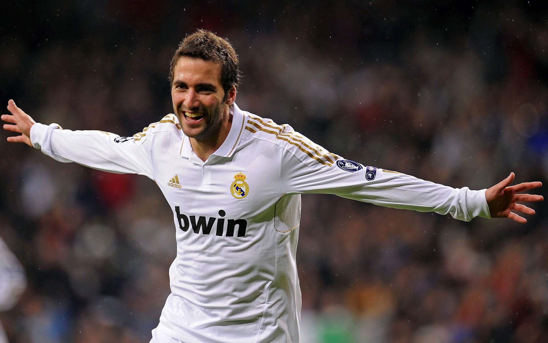 悬念不断:剩余比赛阶段的夺冠之争,比赛悬念是什么意思